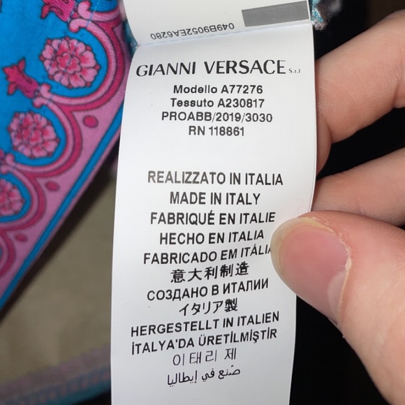 Rare Versace King of Crowns multicolor Floral Barocco Medusa head tshirt - Picture 15 of 15